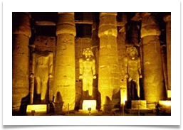 ЛУКСОРСЬКИЙ ХРАМ